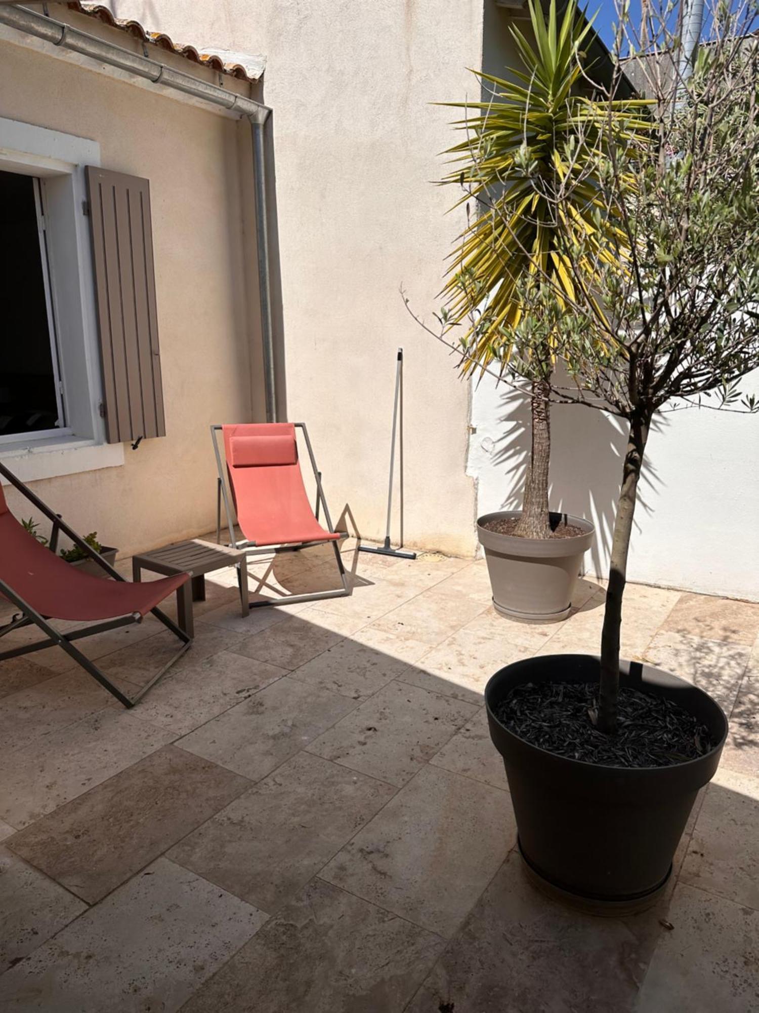 Bel Appartement Terrasse 4 Etoiles Intra Muros Aigues-Mortes Ngoại thất bức ảnh